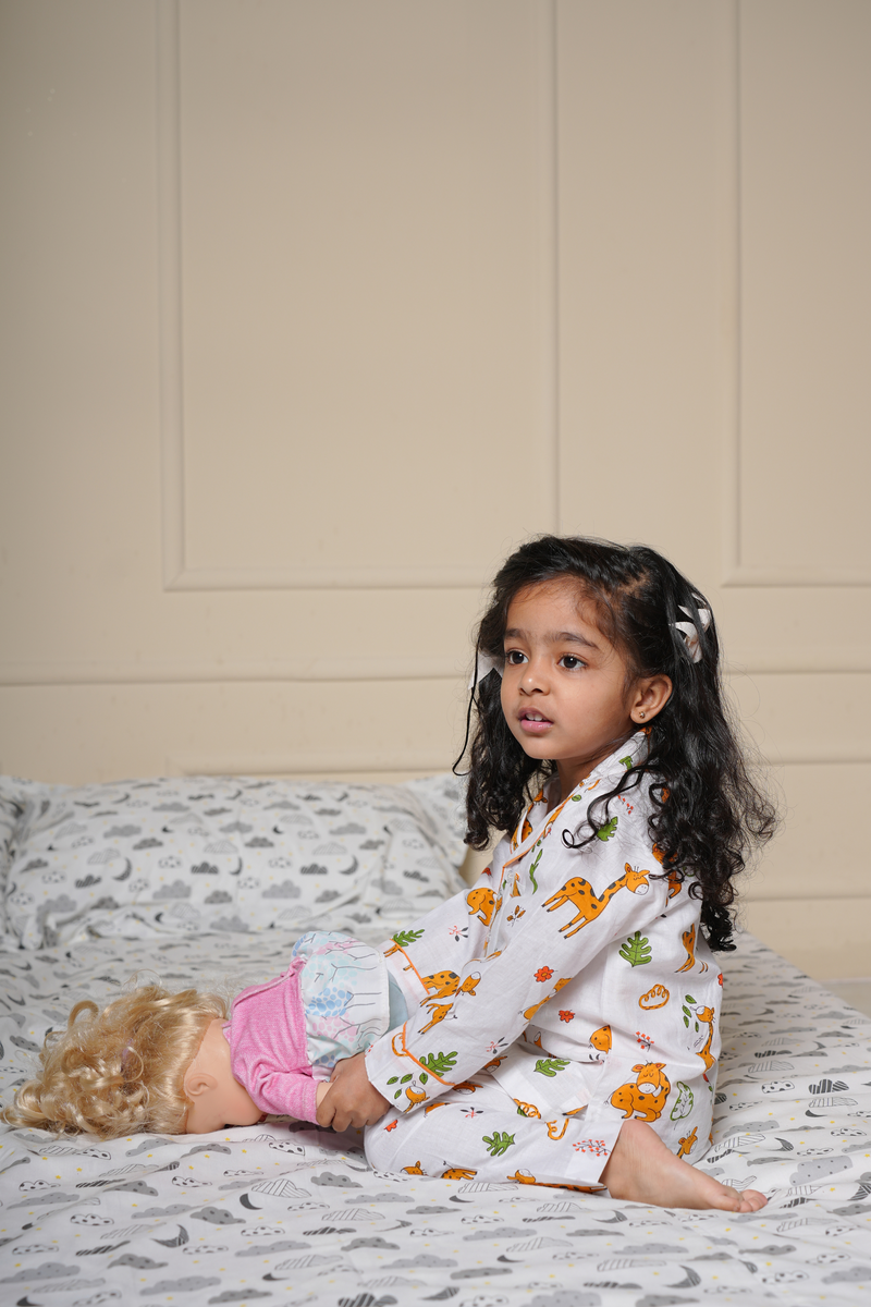 Giraffe Snuggles Sleepwear