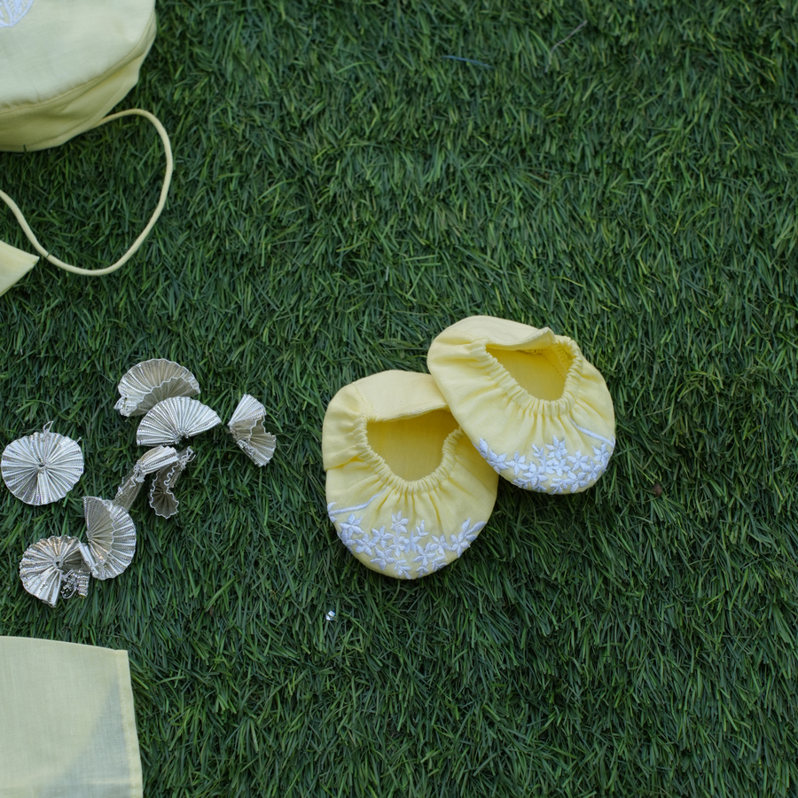 Yellow Jaal Embroidered Jaamna