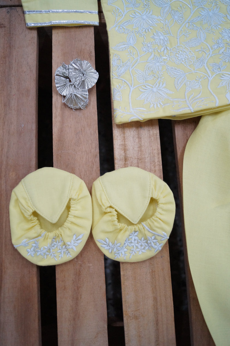 Yellow Jaal Embroidered Jaamna