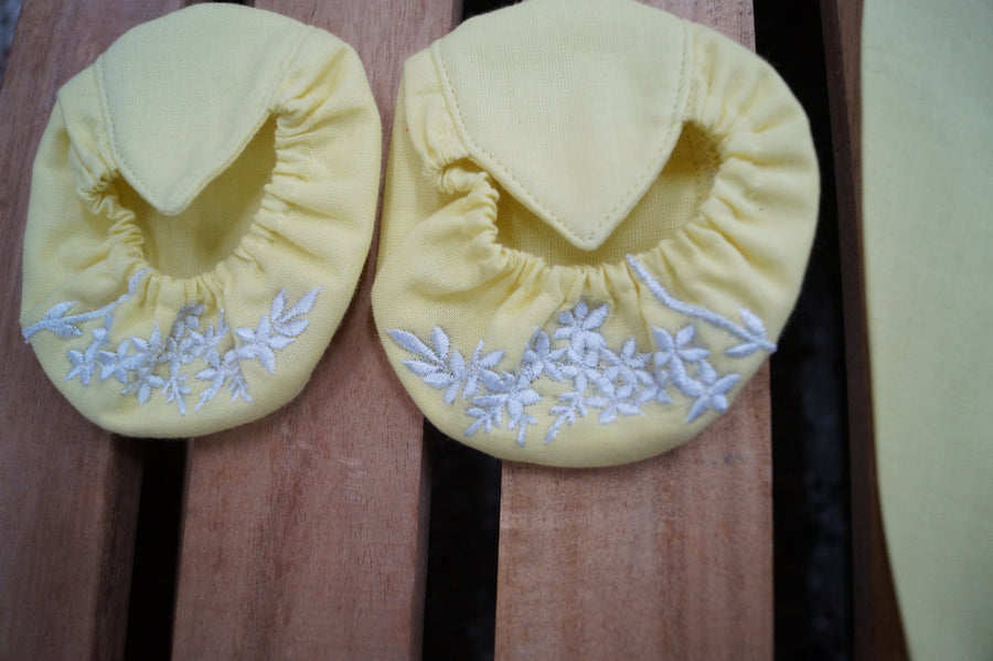 Yellow Jaal Embroidered Jaamna