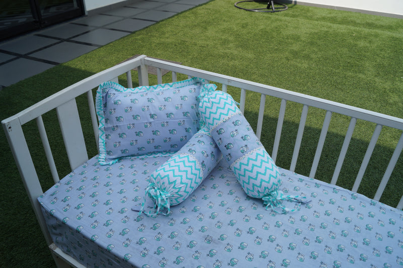 Tiny Trunk Cot Set