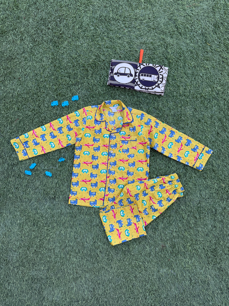 Yellow transport sleepwear